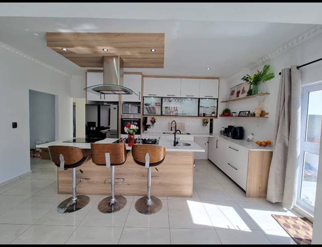 4 BEDROOM HOUSE FOR SALE IN ST HELENA VIEWS